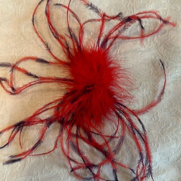 Hair Accessory Clip Barrette Fancy Maribou Feathers Red Black - Picture 1 of 5